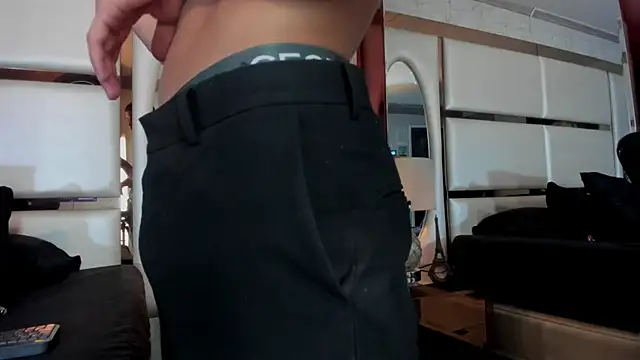 ALAN SANTHOS online show from September 19, 3:52 am