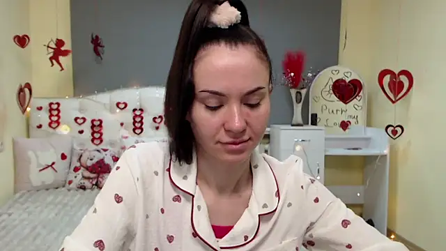 KaraCriegs online show from January 31, 8:40 pm