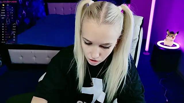 Snapshot of ShhhO_O chatting on September 29, 1:16 pm ShhhO O online show from September 29, 1:16 pm