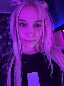 Snapshot of ShhhO_O chatting on October 3, 11:13 pm ShhhO O online show from October 3, 11:13 pm