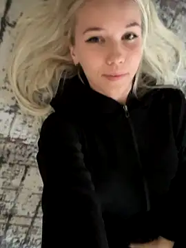 Snapshot of ShhhO_O chatting on October 6, 6:11 am ShhhO O online show from October 6, 6:11 am