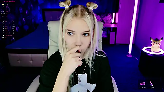 Snapshot of ShhhO_O chatting on November 2, 3:58 pm ShhhO O online show from November 2, 3:58 pm