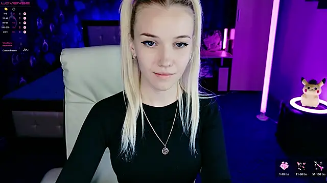 Snapshot of ShhhO_O chatting on November 5, 5:24 pm ShhhO O online show from November 5, 5:24 pm