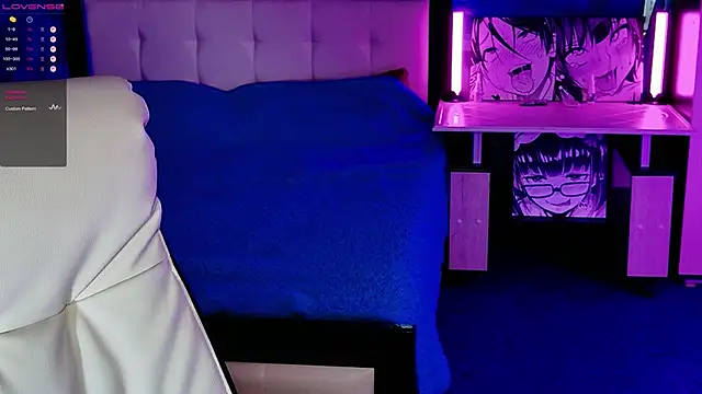 Snapshot of ShhhO_O chatting on November 8, 11:21 am ShhhO O online show from November 8, 11:21 am