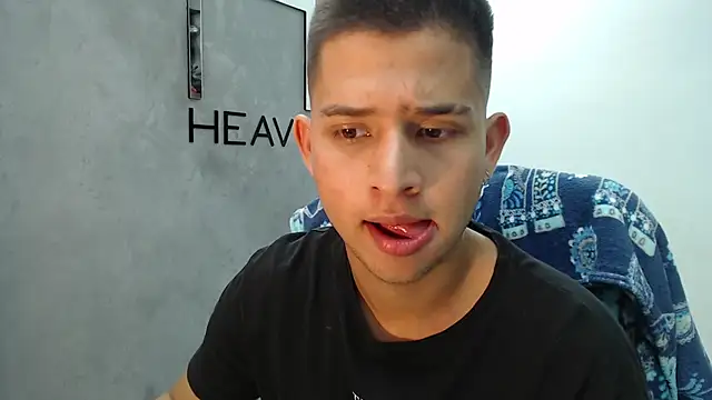 Snapshot of harold_18_ chatting on February 20, 7:25 pm harold 18 online show from February 20, 7:25 pm