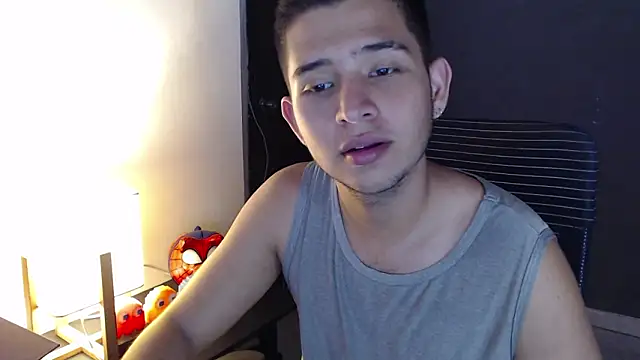 Snapshot of harold_18_ chatting on March 4, 5:30 pm harold 18 online show from March 4, 5:30 pm