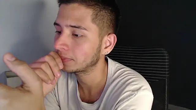 Snapshot of harold_18_ chatting on March 23, 6:12 pm harold 18 online show from March 23, 6:12 pm