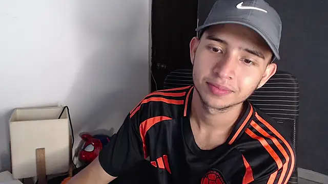 Snapshot of harold_18_ chatting on April 6, 5:36 pm harold 18 online show from April 6, 5:36 pm