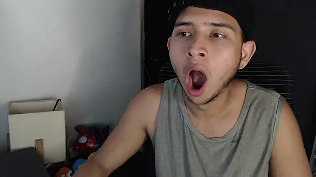 Snapshot of harold_18_ chatting on April 9, 5:40 pm harold 18 online show from April 9, 5:40 pm
