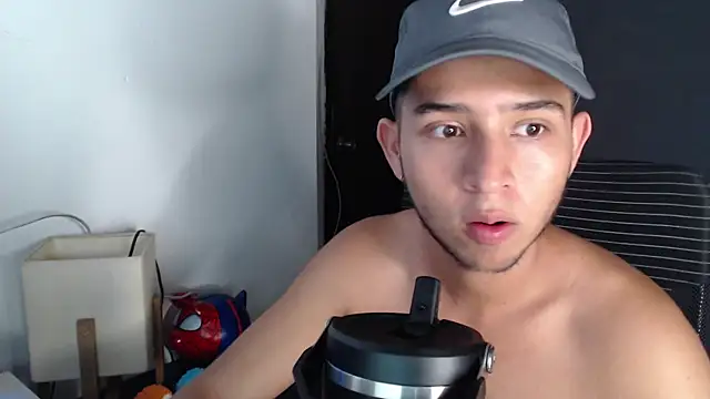 Snapshot of harold_18_ chatting on April 13, 5:51 pm harold 18 online show from April 13, 5:51 pm