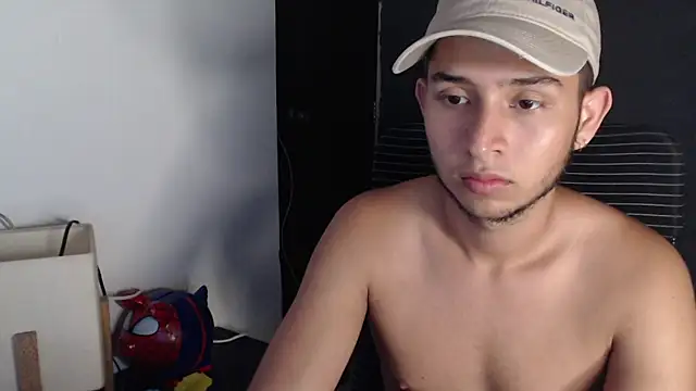 Snapshot of harold_18_ chatting on April 18, 7:58 pm harold 18 online show from April 18, 7:58 pm