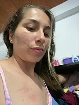 Snapshot of Iris_love18 chatting on February 7, 3:45 am Iris love18 online show from February 7, 3:45 am