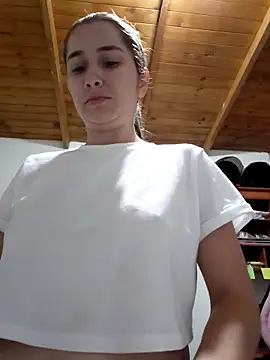 Snapshot of Iris_love18 chatting on March 7, 3:25 am Iris love18 online show from March 7, 3:25 am