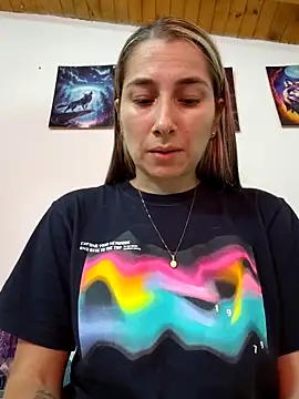 Snapshot of Iris_love18 chatting on March 25, 4:02 pm Iris love18 online show from March 25, 4:02 pm