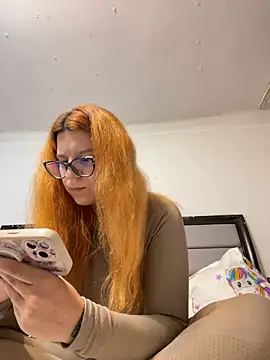 NadiraNoor online show from December 7, 9:11 pm