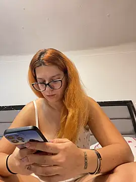 NadiraNoor online show from December 9, 4:58 pm