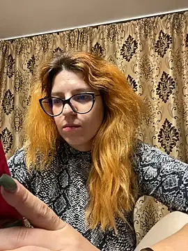 NadiraNoor online show from January 26, 9:40 pm