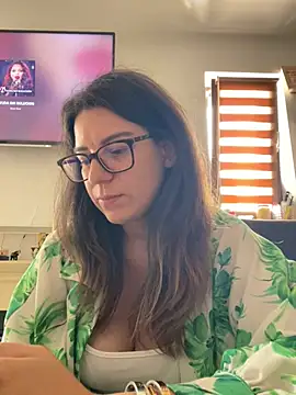 NadiraNoor online show from June 5, 7:47 am