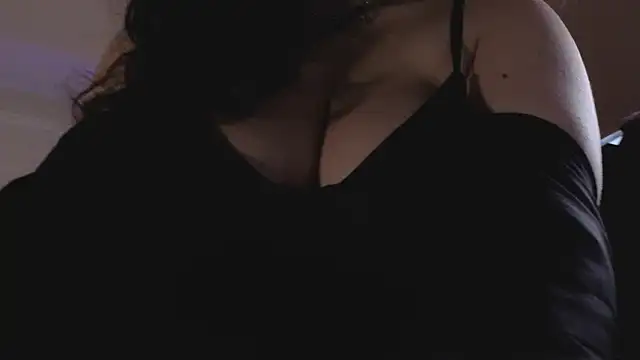 Snapshot of Laura_Karamazov chatting on February 25, 10:03 am Laura Karamazov online show from February 25, 10:03 am