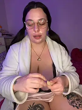 milkyhonybaby online show from March 5, 12:16 am
