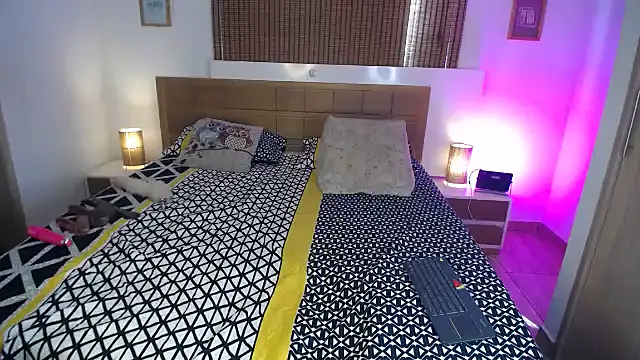 ShanonLe online show from February 19, 2:55 pm