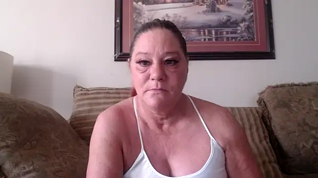 LexxiLeeds online show from May 18, 11:05 am