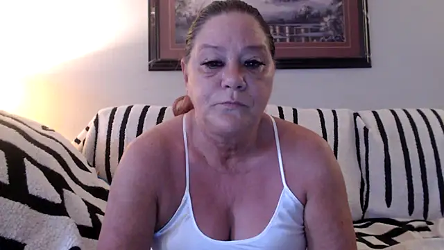 LexxiLeeds online show from May 19, 10:43 am