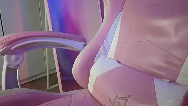 mollymila online show from March 10, 4:46 pm