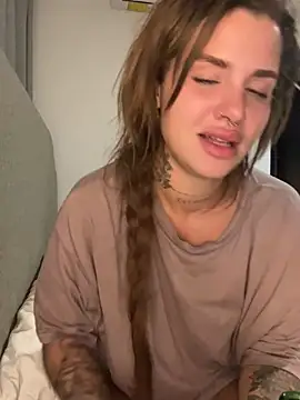 EmiliaCatalina online show from January 5, 10:29 pm