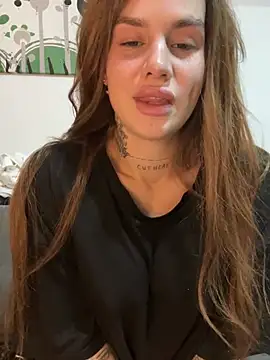 EmiliaCatalina online show from March 17, 10:28 pm