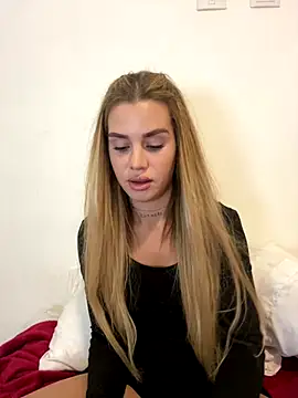 EmiliaCatalina online show from October 21, 10:32 pm