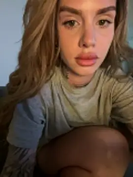 EmiliaCatalina online show from March 13, 1:01 am