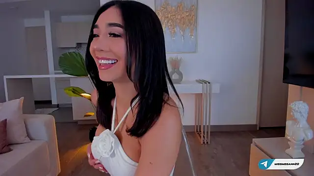 missmegann online show from October 21, 1:45 pm