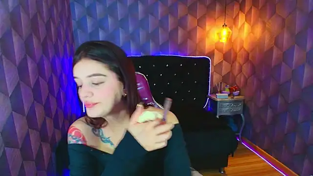 LiaHarryis online show from February 7, 7:17 pm