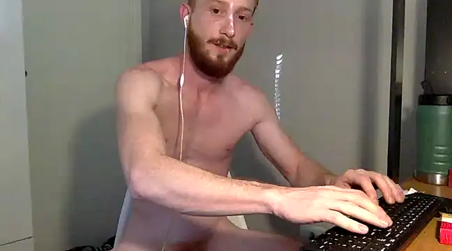 Snapshot of Smoker_Ginger chatting on December 27, 8:18 pm Smoker Ginger online show from December 27, 8:18 pm