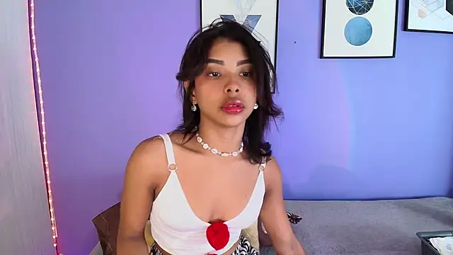 Snapshot of cinnamon_kyla chatting on February 23, 12:37 pm cinnamon kyla online show from February 23, 12:37 pm