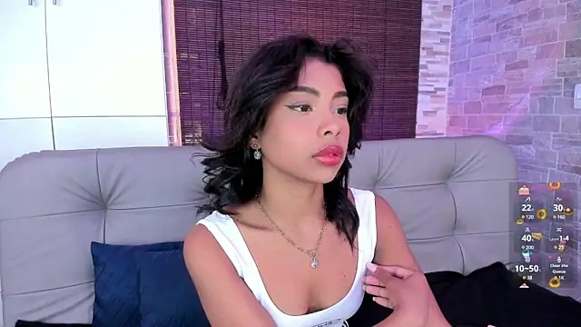 Snapshot of cinnamon_kyla chatting on March 17, 1:50 pm cinnamon kyla online show from March 17, 1:50 pm