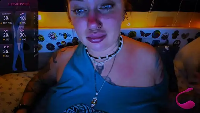 EllieOz online show from January 13, 7:21 pm