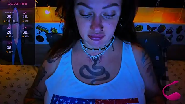 EllieOz online show from January 22, 8:49 pm