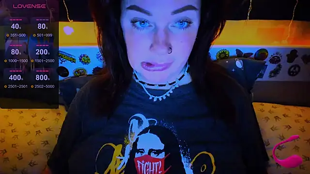 EllieOz online show from February 17, 6:15 pm