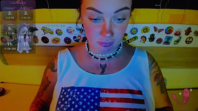 EllieOz online show from October 14, 7:47 pm