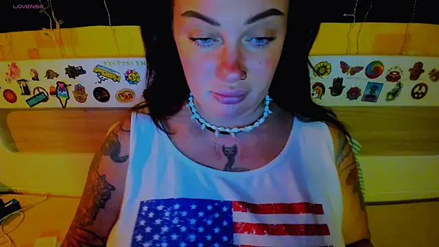 EllieOz online show from October 20, 4:40 pm