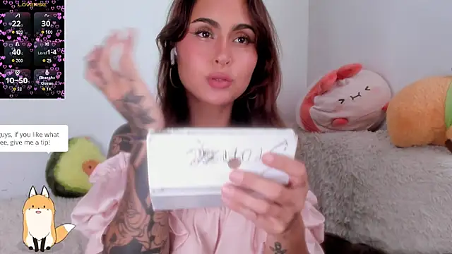 Violette-Ramirez01 online show from October 7, 5:43 pm