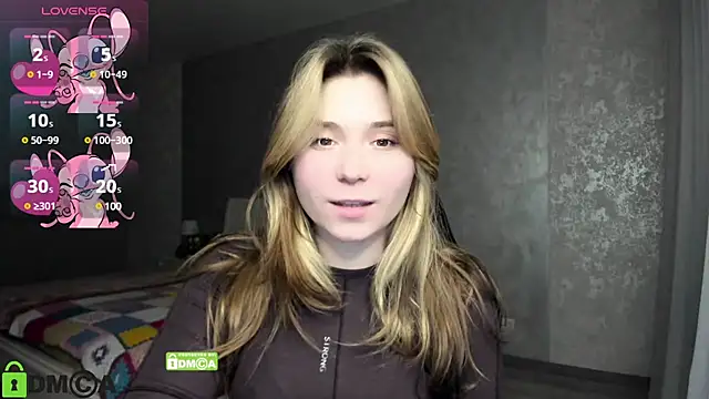 SweetMonicka online show from December 4, 5:00 pm