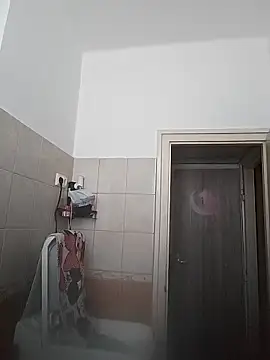 LauraBaby online show from January 14, 2:33 pm