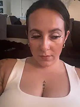 Snapshot of Miss_emilee chatting on August 2, 11:52 am Miss emilee online show from August 2, 11:52 am