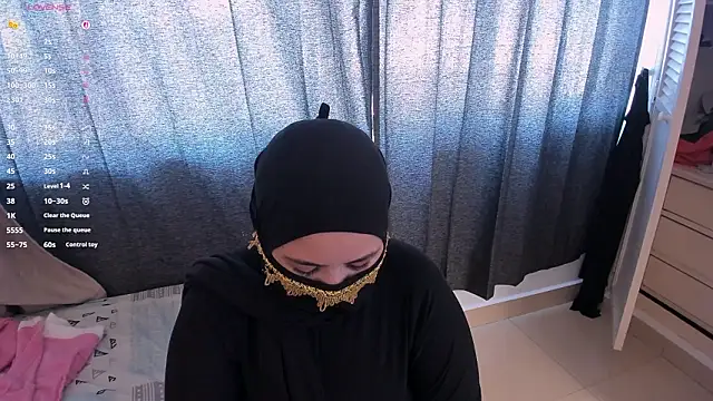 Amina hafsa online show from March 1, 2:19 pm