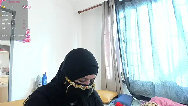 Amina hafsa online show from June 12, 9:25 pm