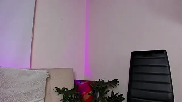 roselinedior online show from December 19, 4:24 pm