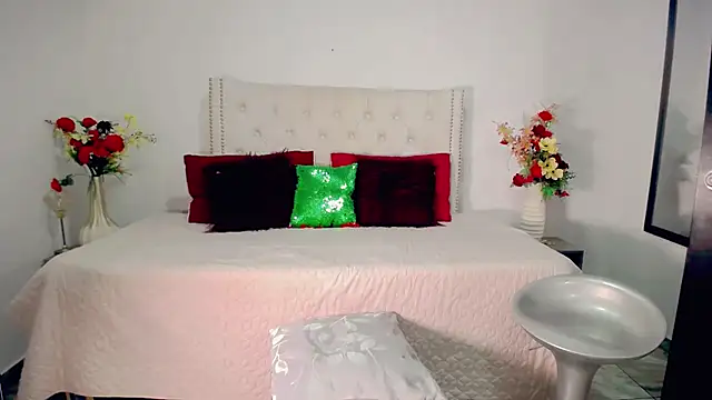 Snapshot of maria_camilacms chatting on February 17, 10:25 pm maria camilacms online show from February 17, 10:25 pm